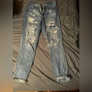 Cute/ flattering American Eagle jeans. Only selling because they are too small.
